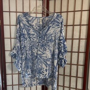 Grand & Greene Blue and White Leaf Print Blouse PTP 21 inches
